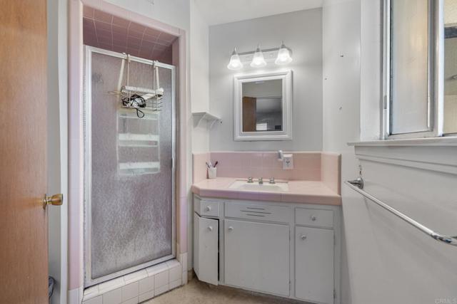 Image 17 of 27 For 1646 Cornell Avenue