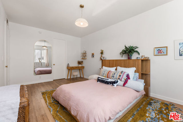 1500 Camden Avenue, Los Angeles CA: https://media.crmls.org/mediaz/89f9e558-5649-46ae-a07c-68c3af6dc6b5.jpg