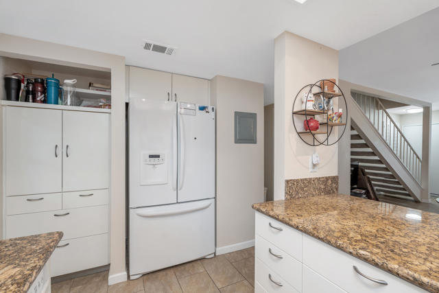 34324 Laura Way, Rancho Mirage CA: https://media.crmls.org/mediaz/89f9f72d-1040-463a-b591-dd0a7da7b248.jpg