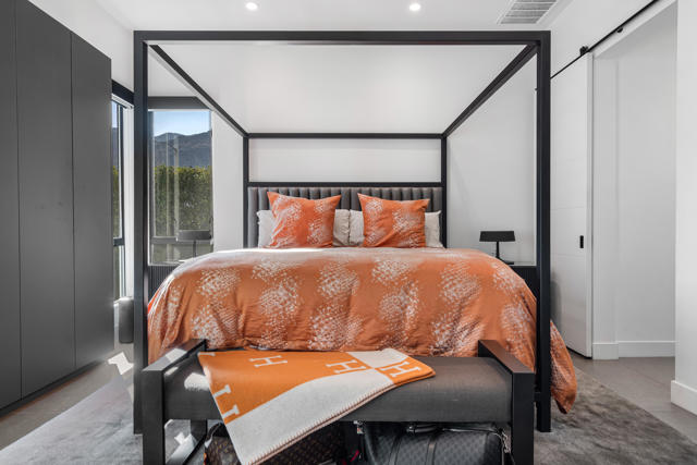 161 Holliday Way, Palm Springs CA: https://media.crmls.org/mediaz/89f9ffa6-b340-4226-b24e-0fa5fcb34e50.jpg