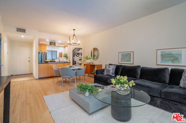 3480 Barham Boulevard, Los Angeles CA: https://media.crmls.org/mediaz/89fa2430-127f-4990-b798-fcf1df41e120.jpg