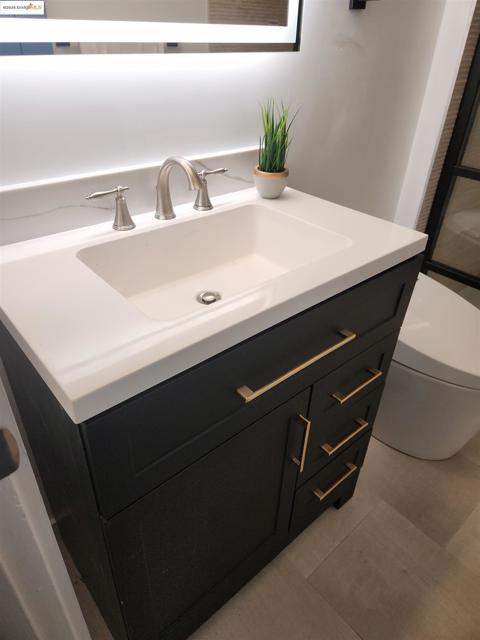 15373 Inverness St, San Leandro CA: https://media.crmls.org/mediaz/89fa57f1-6f93-4577-813d-b42073d7fe0a.jpg