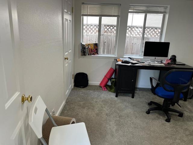 684 Roble Avenue, Menlo Park CA: https://media.crmls.org/mediaz/89fab570-ee07-44a6-aafb-26ef0b15d39b.jpg