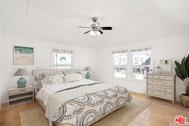 29 Brooks Avenue, Venice CA: https://media.crmls.org/mediaz/89face62-80ee-4ede-a028-2d27b69c7ae3.jpg