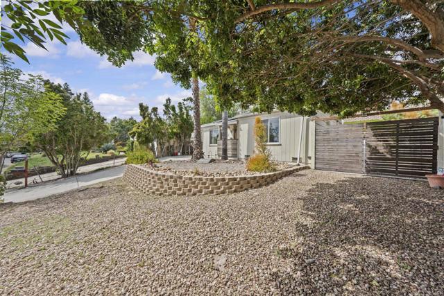 Detail Gallery Image 7 of 33 For 1992 Ensenada St, Lemon Grove,  CA 91945 - 2 Beds | 1 Baths