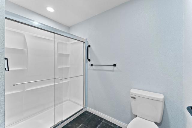 Detail Gallery Image 16 of 25 For 155 Countrywood Ln, Encinitas,  CA 92024 - 3 Beds | 3 Baths