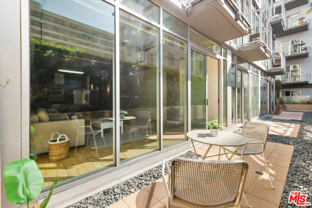 645 W 9th Street, Los Angeles CA: https://media.crmls.org/mediaz/89fb6efc-b23c-4573-888f-2224a918e5e2.jpg