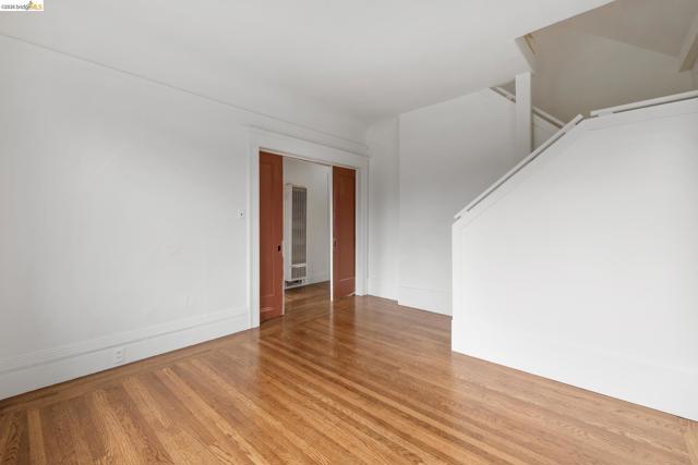 1718 Bancroft Way, Berkeley CA: https://media.crmls.org/mediaz/89fb9fe3-ac38-463c-9e42-6d30c7a41fde.jpg
