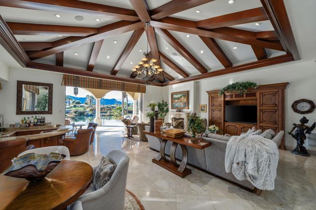 52345 Via Savona, La Quinta CA: https://media.crmls.org/mediaz/89fc4a7c-9b08-46f2-8634-873bd61f85d3.jpg