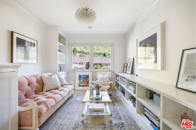1801 San Ysidro Drive, Beverly Hills CA: https://media.crmls.org/mediaz/89fcb78c-f849-41d3-90df-0836a7ac3c9a.jpg