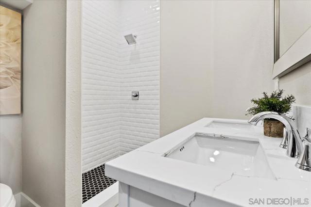 16310 Oak Springs Dr, Ramona CA: https://media.crmls.org/mediaz/89fcdcbe-5d4a-43b8-952e-41b59f9c16e4.jpg