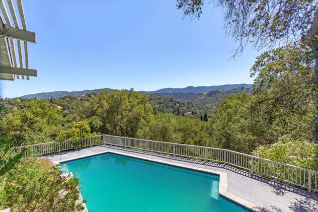 13434 Old Oak Way, Saratoga CA: https://media.crmls.org/mediaz/89fd164d-f3cc-498b-9b6a-7b7fb64eddff.jpg