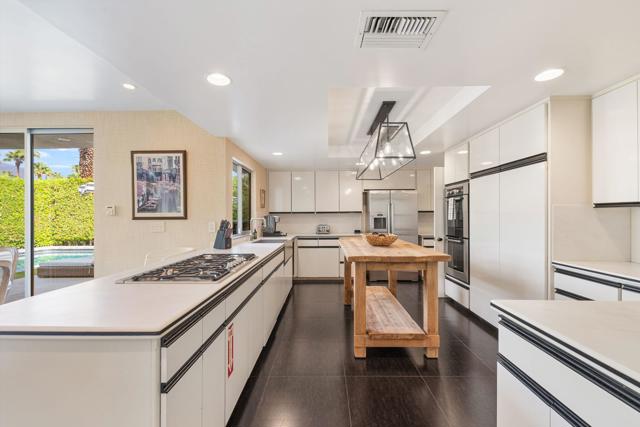 2015 S Toledo Avenue, Palm Springs CA: https://media.crmls.org/mediaz/89fd5a5b-ebbe-4b22-aea1-ee9464b6c953.jpg