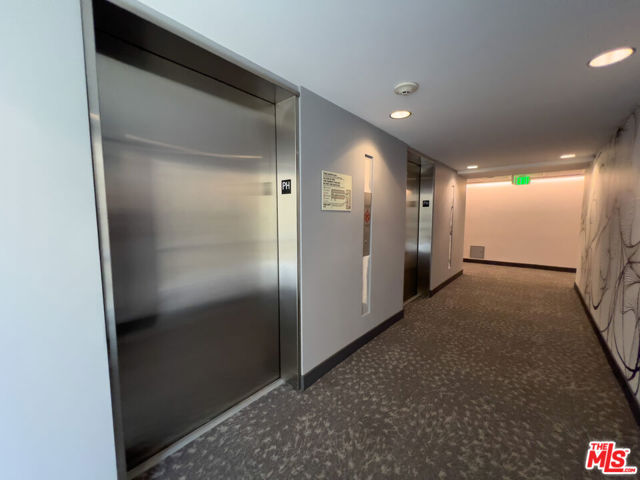 2160 Century Park East, Los Angeles CA: https://media.crmls.org/mediaz/89fda15f-5fab-4f5f-986a-9300e52366ba.jpg