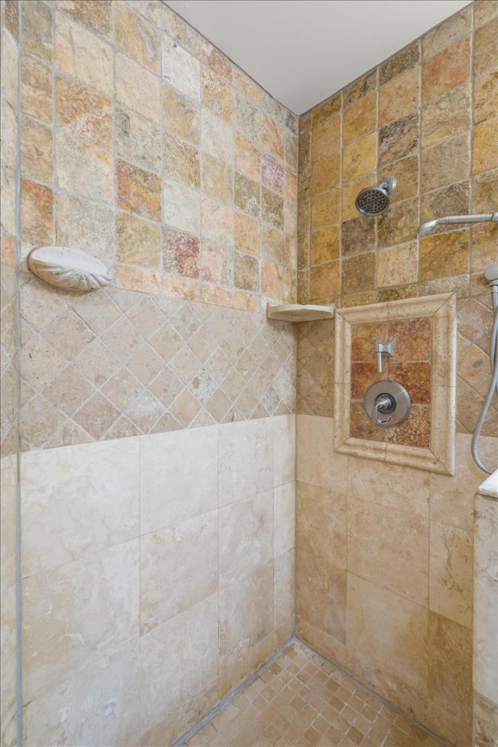https://media.crmls.org/mediaz/89fdec08-fdaf-4c41-8b44-d6ba41e18525.jpg?preset=X-Large