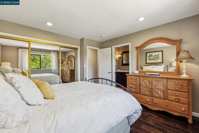 700 Golf Club Way, Pleasant Hill CA: https://media.crmls.org/mediaz/89fe088a-7e4d-4d12-bbae-c35bf48096c3.jpg