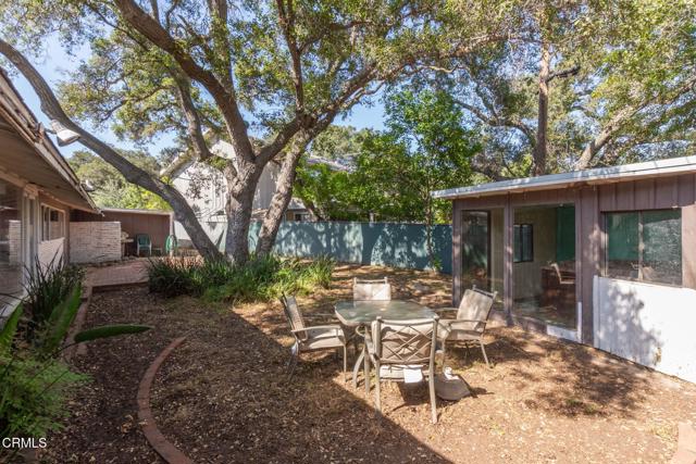 1330 Fern Oaks Drive, Santa Paula CA: https://media.crmls.org/mediaz/89fe4e34-6a2f-42ee-b0a4-5b9c98c28108.jpg