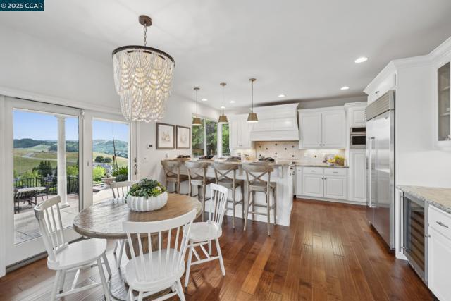 460 Silver Hollow Drive, Walnut Creek CA: https://media.crmls.org/mediaz/89fe9b53-fc89-4280-962c-185dbe6166ff.jpg