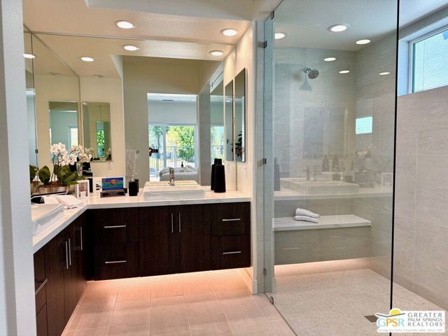 656 Palladium Boulevard, Palm Springs CA: https://media.crmls.org/mediaz/89feb08c-56b3-4b1d-b44d-f76bc376fec3.jpg