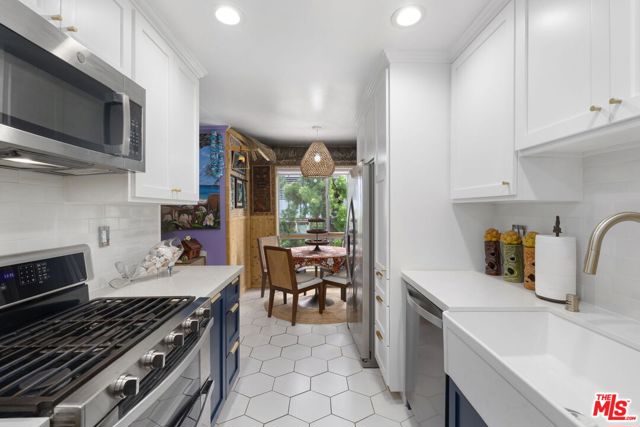 9061 Keith Avenue, West Hollywood CA: https://media.crmls.org/mediaz/89fed316-5fcf-4724-9e29-6d206e542268.jpg