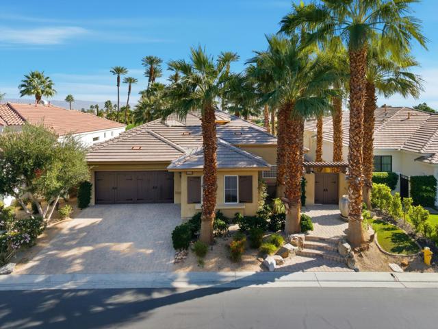 51518 Via Sorrento, La Quinta CA: https://media.crmls.org/mediaz/89fed67b-350e-4eda-a1bd-0aba2a407ac4.jpg