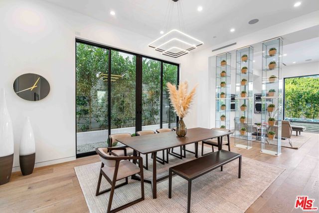 832 N Sierra Bonita Avenue, Los Angeles CA: https://media.crmls.org/mediaz/89ff61d4-b7a8-455b-8515-f3d9c157fa37.jpg