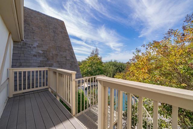 5 Rolling View Lane, Fallbrook CA: https://media.crmls.org/mediaz/89ff9b94-7eaa-45fb-8158-cbbda9872df1.jpg