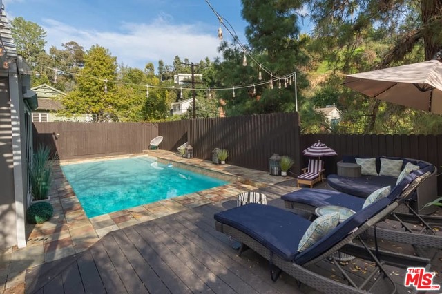 3525 LAURELVALE Drive