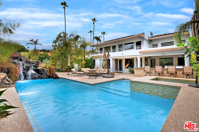 Photo of 4139 Vicasa Drive, Calabasas, CA 91302