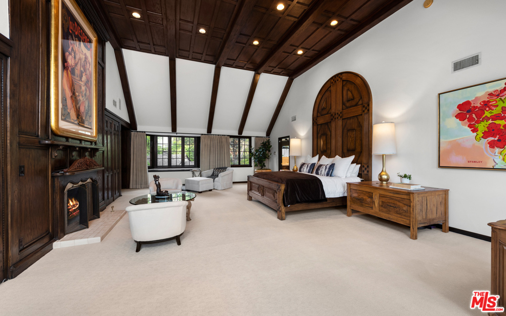 2781 Benedict Canyon Drive