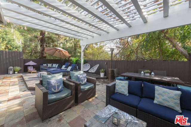 3525 LAURELVALE Drive