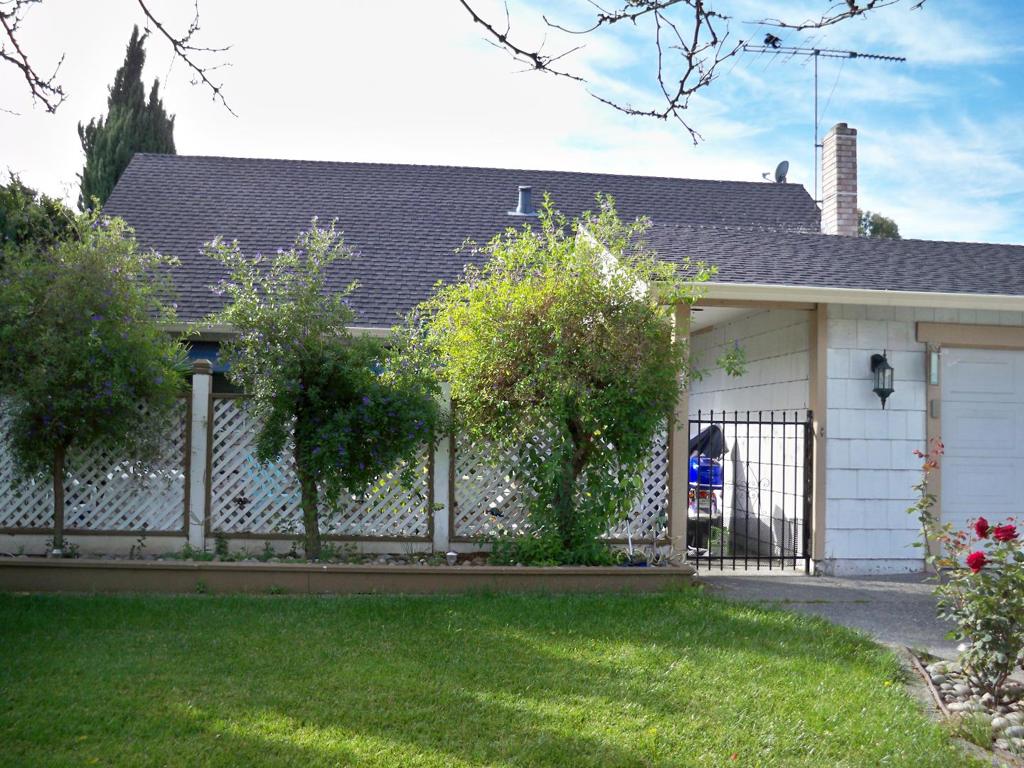 7133 Avenida Rotella