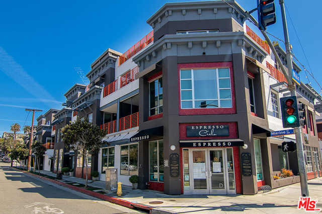 212 Marine Street 202 Santa Monica, California Modern live/work loft located right on Main Street. This stunning unit has two separate enclosed rooms that can be used for private office or bedroom space. Beautiful wood floors, open floor plan, and high ceilings. Large windows and industrial roll top glass door that dramatically opens to one of two private balconies. True creative space that allows you to layout your perfect work/home vision. Chef's kitchen with center island and high-end stainless steel appliances.Standing just one block from the beach, Main Street benefits from the ocean breeze while being situated among world-class dining, first-rate couture, and upscale boutiques. Perched on the Pacific Ocean with expansive vistas and promenades, Santa Monica is the cutting-edge city by the sea that defines the essence of the California lifestyle.
