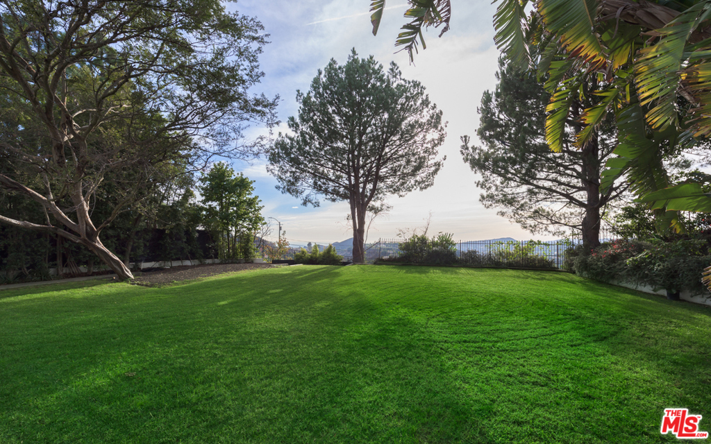 12000 CREST Court