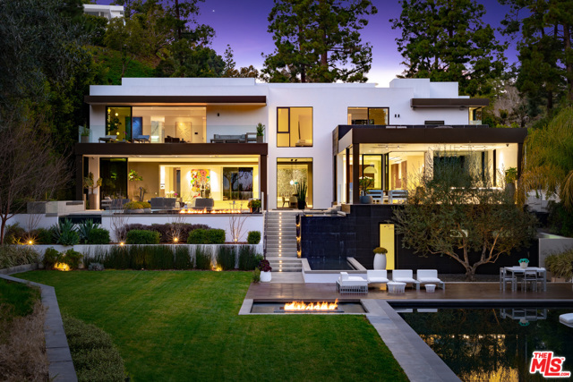 1231 LAGO VISTA Drive