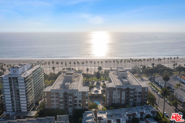 515 Ocean Avenue 405S Santa Monica, California Beautifully remodeled 2 bed, 2 bath unit available in the prestigious Park Plaza, with ocean views from the balcony, living room, and master bedroom. The unit features an abundance of natural light, high ceilings, ample closet space, spacious bedrooms, and high-end finishes throughout. The Kitchen boasts top of the line European stainless appliances as well as a Pura-flow water filtration system. Centrally located in the heart of Santa Monica - just steps from the Pacific Ocean, Palisades Park, & Montana Avenue shops and restaurants. Building has doorman, private intercom, concierge, fitness room, sauna, outdoor pool/spa, meeting room, and valet parking.