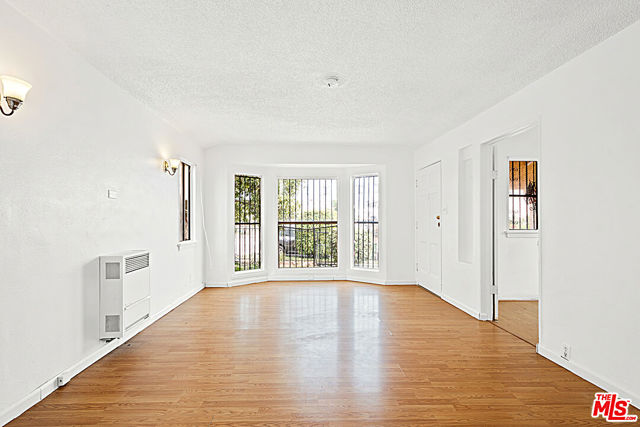 Image 3 for 6833 S Victoria Ave, Los Angeles, CA 90043