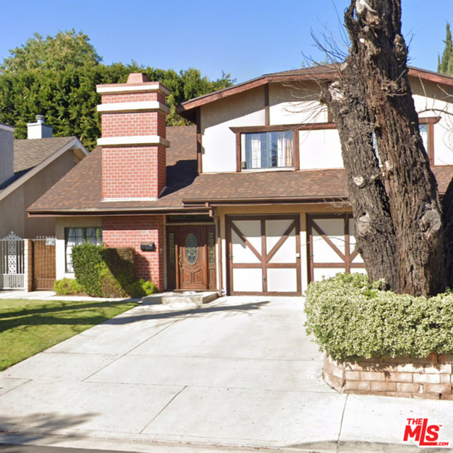 12413 Hartsook Street Valley Village, California 2 story home located in quiet highly desired Valley Village neighborhood with charm and character. Open floor plan with a beautiful staircase and high ceilings. If you are looking to enjoy the best of California lifeslyle, while just minutes away from shops and restaurants on Ventura Blv, this home is a must see.
