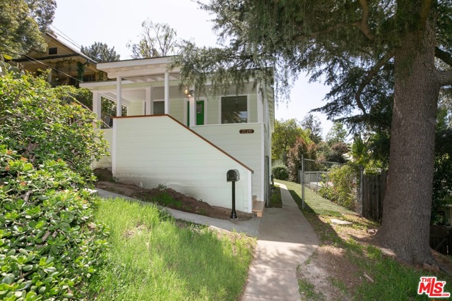 2120 Cove Avenue, Los Angeles, California 90039, 2 Bedrooms Bedrooms, ,1 BathroomBathrooms,Single Family Residence,For Sale,Cove,21709266