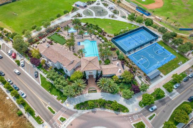 1665 Santa Alexia Avenue, Chula Vista CA: https://media.crmls.org/mediaz/8a0019e8-17b3-4c95-8a97-97f01bfd4635.jpg