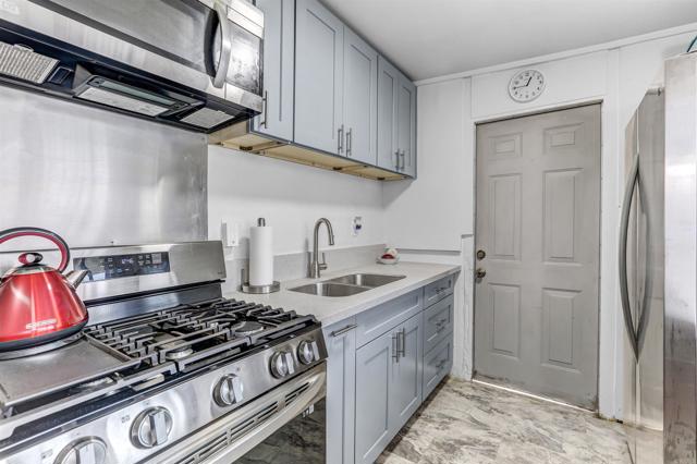 Detail Gallery Image 13 of 27 For 737 41 44th St, San Diego,  CA 92102 - 4 Beds | 2 Baths