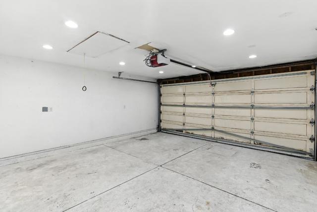 158 Oakdale Street, Redwood City CA: https://media.crmls.org/mediaz/8a010106-a29c-423e-9f86-37c828be6b83.jpg