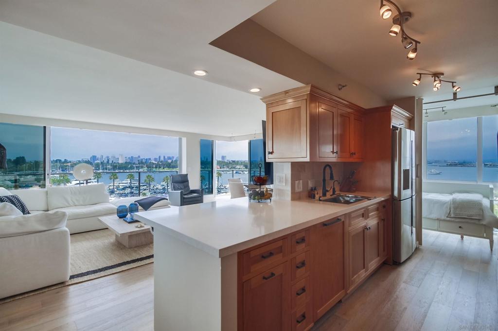 MLS #250033972SD img 3