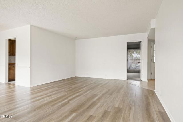 1138 Lantana Street, Camarillo CA: https://media.crmls.org/mediaz/8a0227f2-4e00-4c2a-946b-9279de7c36a6.jpg