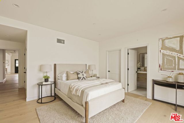 2370 Kelton Avenue, Los Angeles CA: https://media.crmls.org/mediaz/8a025796-a6d7-4e2a-888a-1140d87614b1.jpg