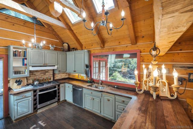 3131 Pera Alta Dr, Julian CA: https://media.crmls.org/mediaz/8a02b20e-a786-4cd0-88c4-de057c61a4a4.jpg