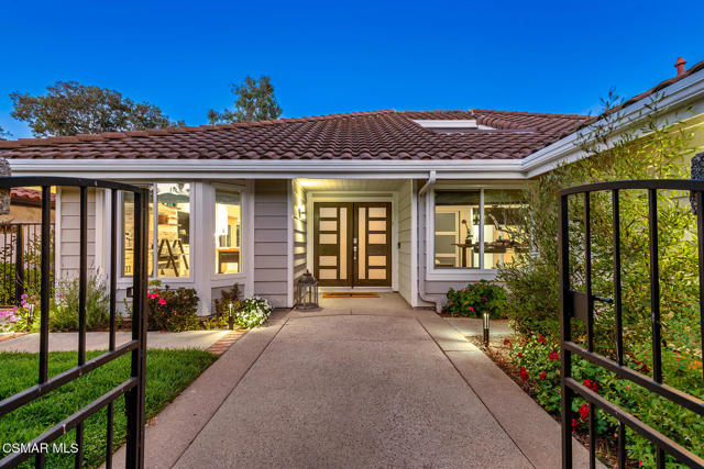 362 Cherry Hills Court, Thousand Oaks CA: https://media.crmls.org/mediaz/8a02f0b4-af4d-44c6-ac5f-216ba123efc8.jpg