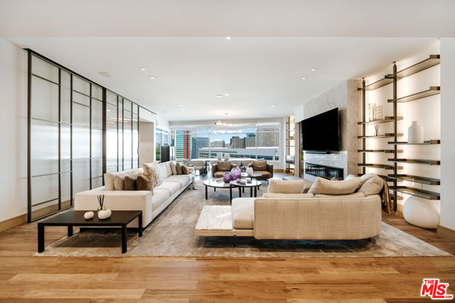 1 W Century Drive, Los Angeles CA: https://media.crmls.org/mediaz/8a0303e3-c9e1-4a97-a4fe-69122b888834.jpg
