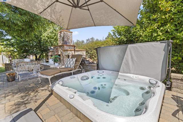 3168 Bay Meadows Ct, Livermore CA: https://media.crmls.org/mediaz/8a030aa9-c783-46ba-a1ce-51b894e00a28.jpg