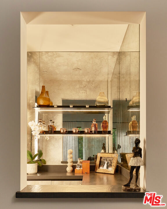 144 N Bowling Green Way, Los Angeles CA: https://media.crmls.org/mediaz/8a037b12-67f7-4aeb-a240-fa297a92e992.jpg